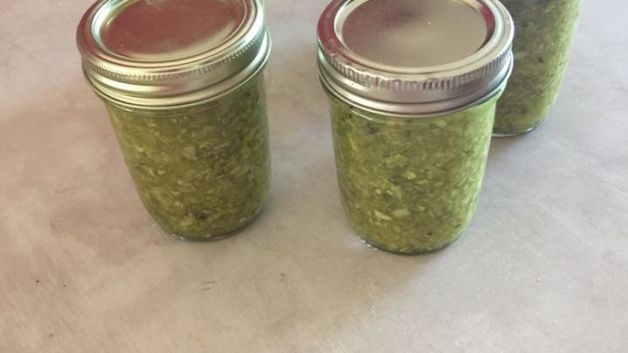 jars of sweet pickle relish